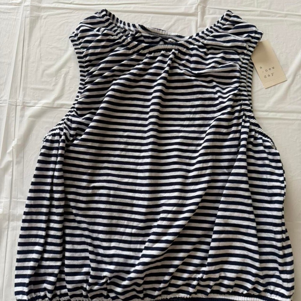 Navy & white striped off-the-shoulder blouse 🤍⚓️